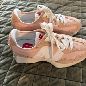 Rare find!! New 327 New Balance-Rose Beige women’s sneakers.